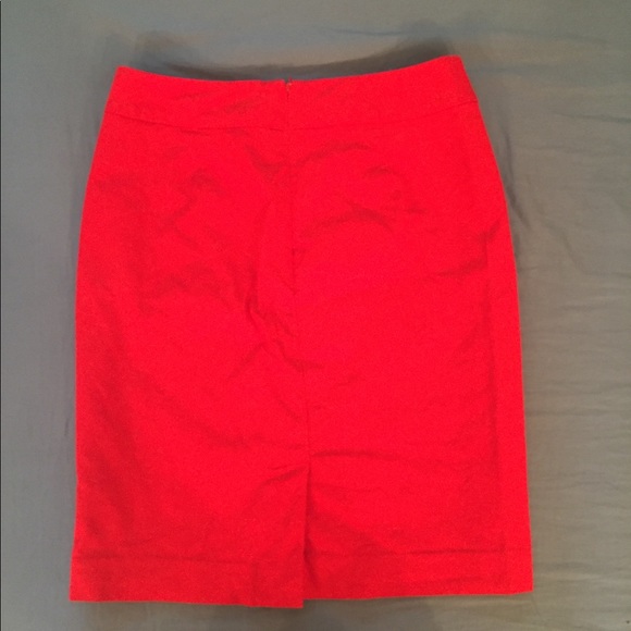 Red Banana Republic summer pencil skirt // Size 2 - Picture 3 of 4